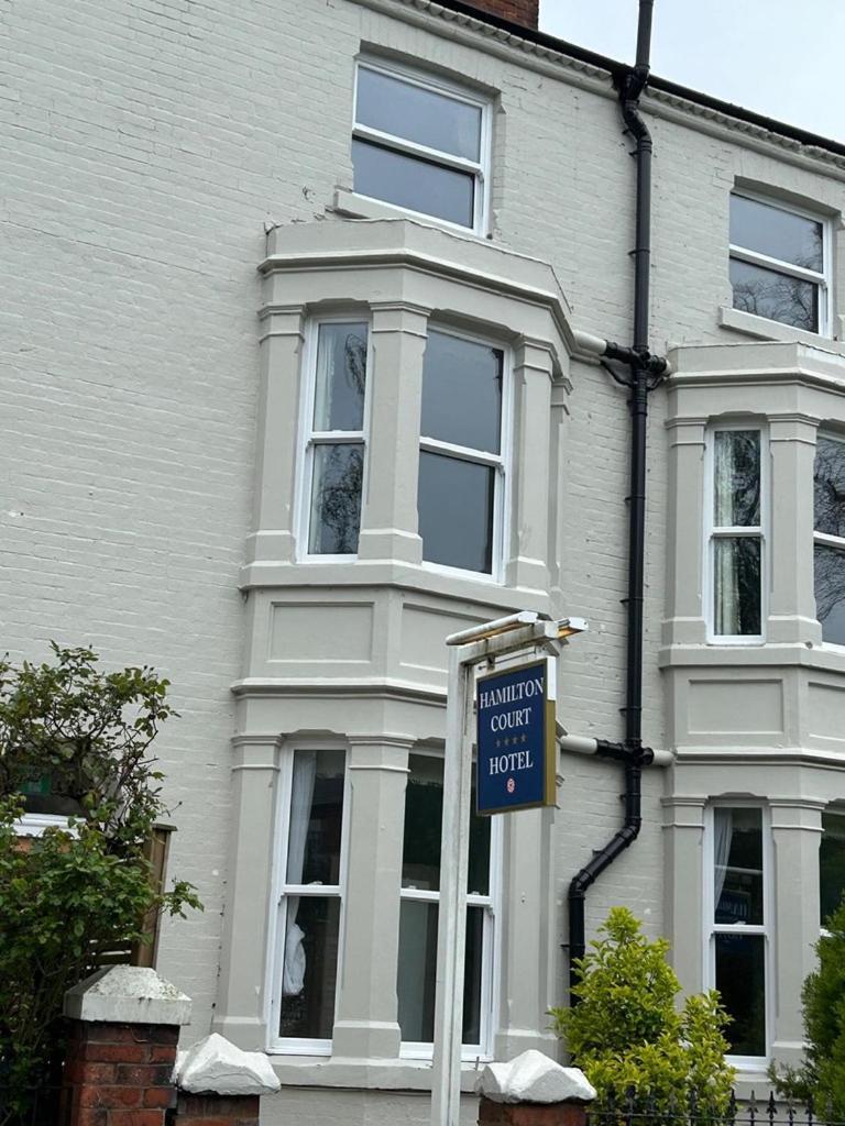 Hamilton Court Hotel Hoole Chester Eksteriør billede