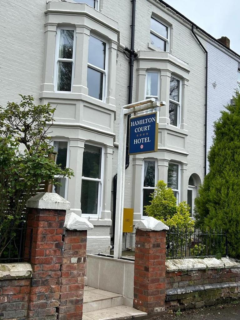 Hamilton Court Hotel Hoole Chester Eksteriør billede