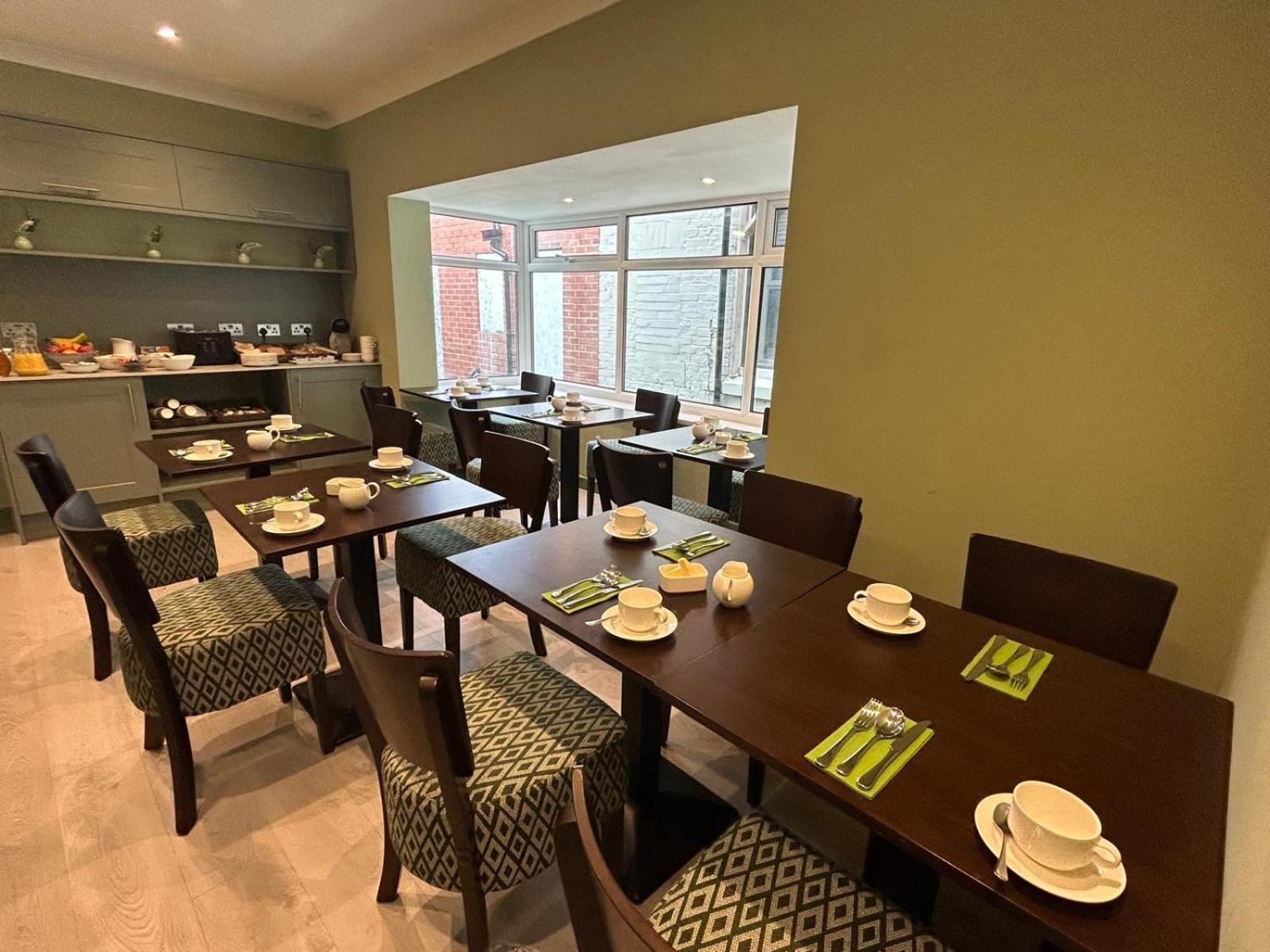 Hamilton Court Hotel Hoole Chester Eksteriør billede