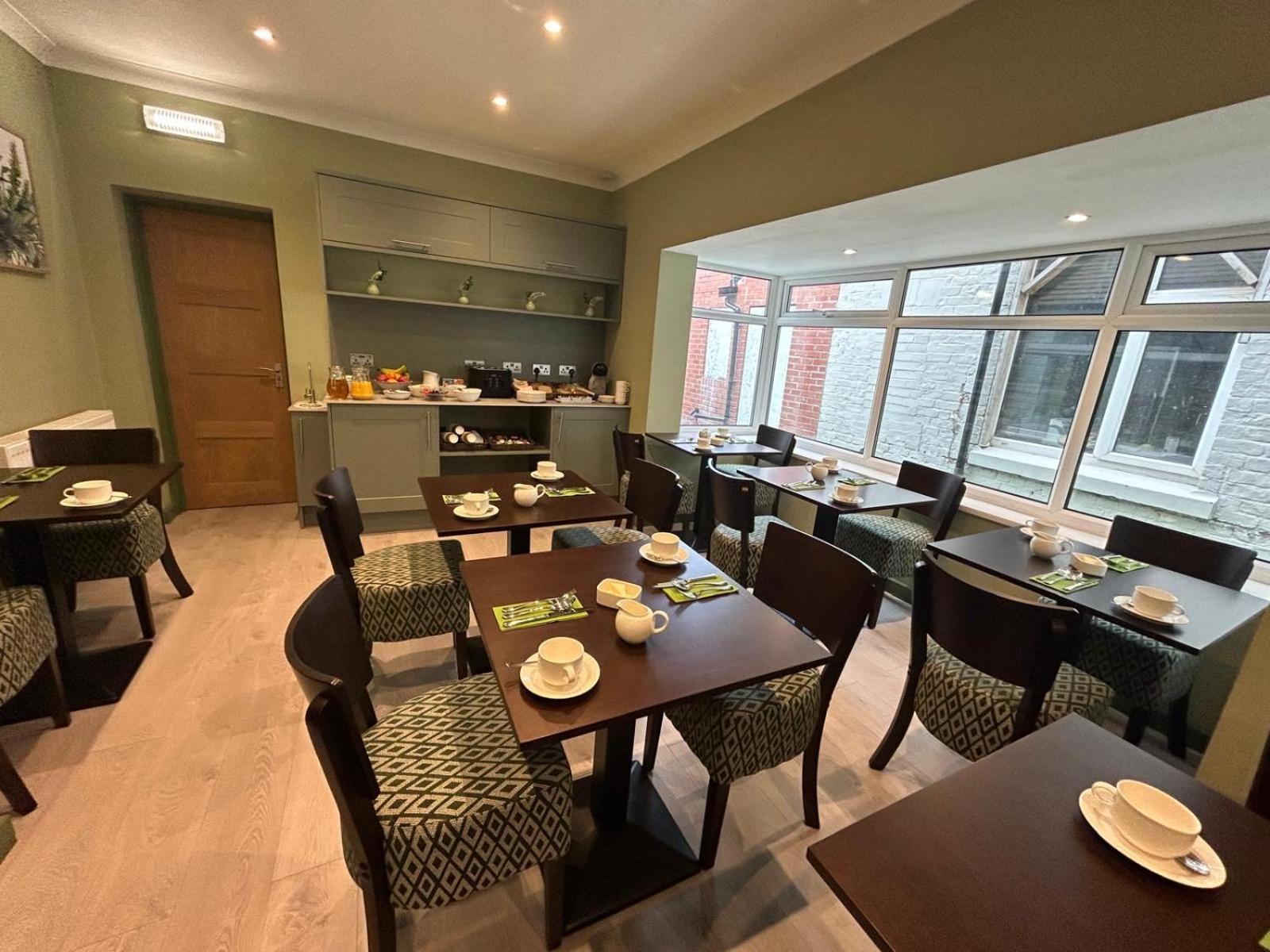 Hamilton Court Hotel Hoole Chester Eksteriør billede